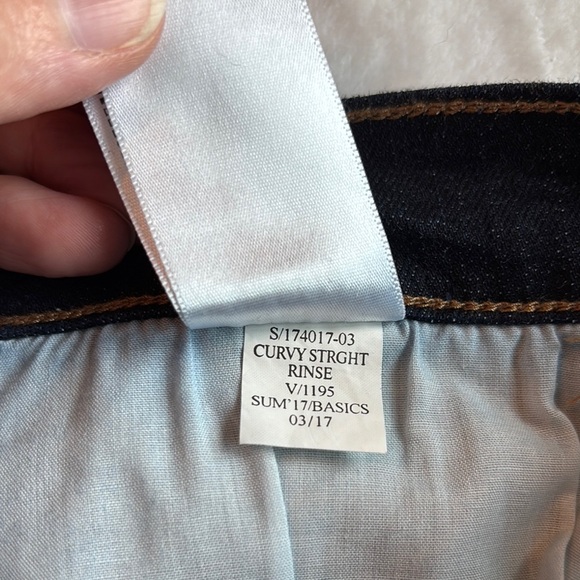 Old Navy Mid-Rise Curvy Straight Leg Dark Wash Jeans Size 14 Regular NWOT - Picture 8 of 9